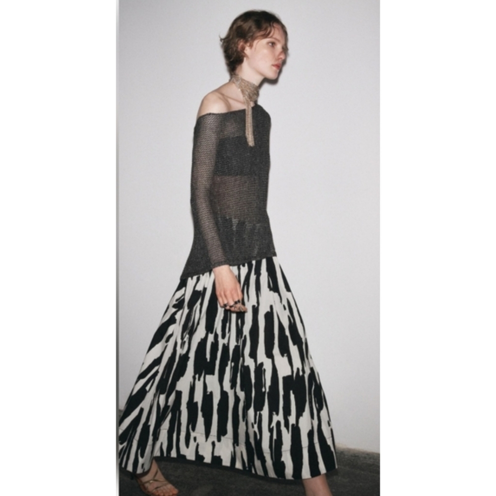 Zara Black & White Printed Midi Skirt